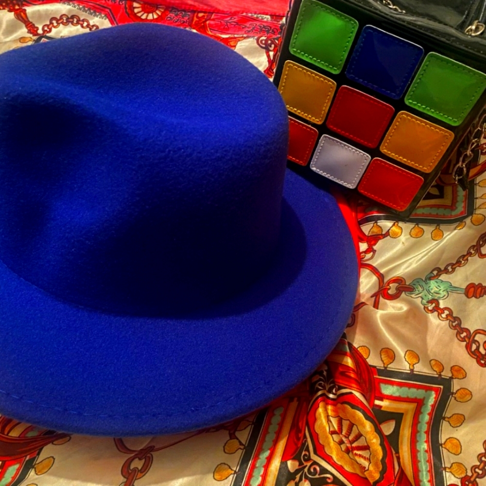 Hat with cube bad